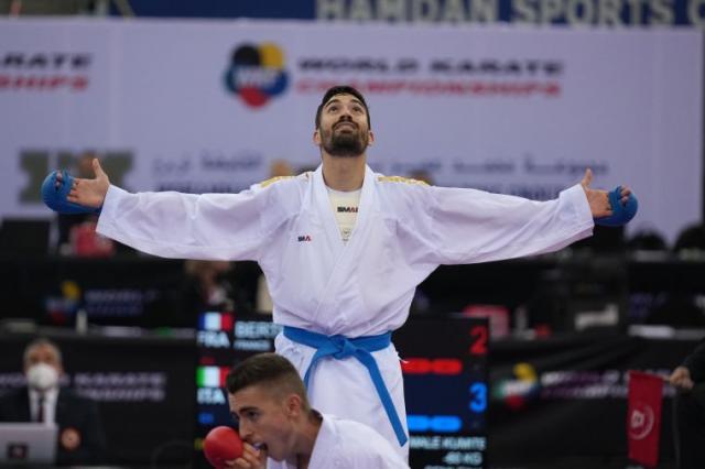 Angelo Crescenzo esulta dopo la semifinale ai Mondiali di Dubai 2021