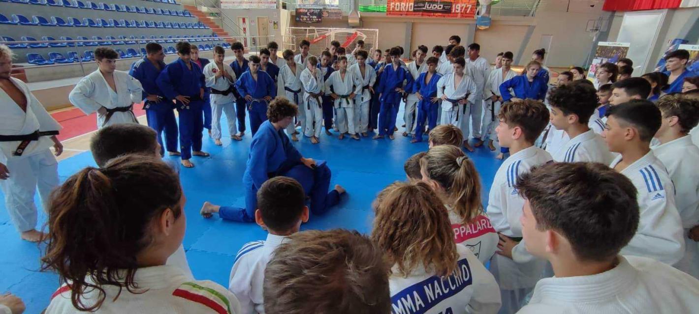 images/campania/campania2022/judo/giugno/summer_camp_forio/medium/forio1.jpg