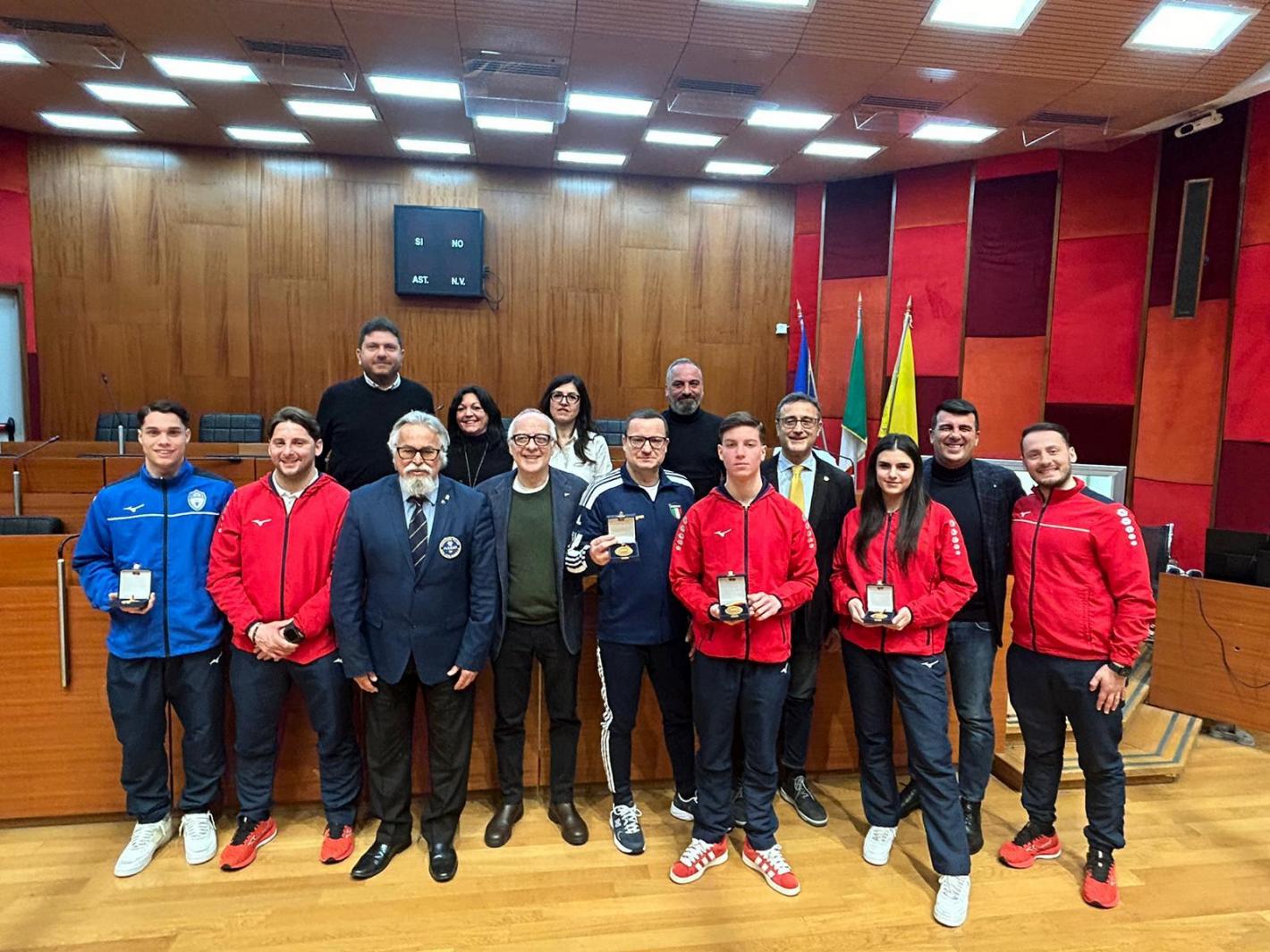 images/campania/campania2024/karate/febbraio/comune_premiazione/medium/WhatsApp_Image_2024-02-19_at_15.49.14.jpeg