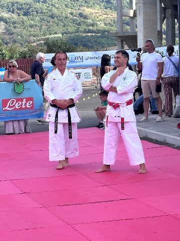 41c96618-8c01-47c3-96a1-d972f44e93c3