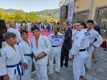 bfd316d5-d355-44fd-9318-d812b051f148