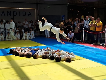 Grande festa del judo alla Cartiera di Pompei: sul tatami campioni olimpici, paralimpici e tante giovani promesse  