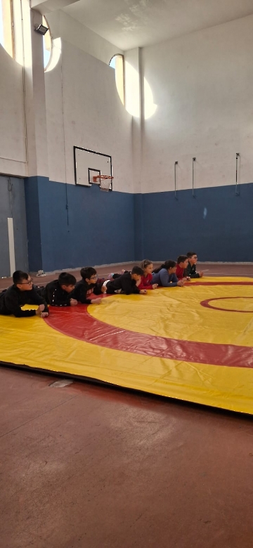 A scuola di lotta  La Lotta Olimpica tra i banchi di scuola.
