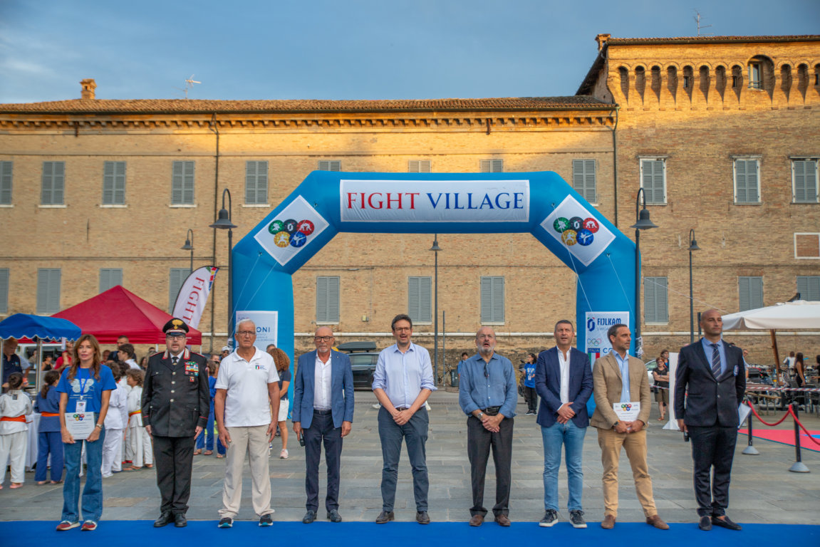 Fight Village 10 inno nazionale fight village