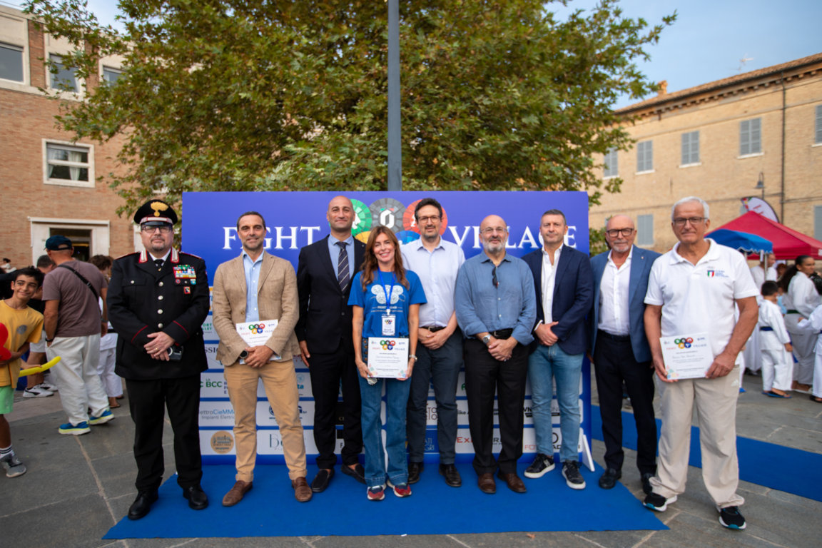 Fight Village 11 istituzioni politiche militari e sportive presenti