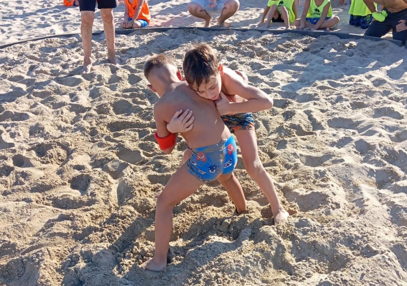 images/emilia_romagna/medium/3a_prova_Grand_Prix_bambini_lotta_2.jpeg
