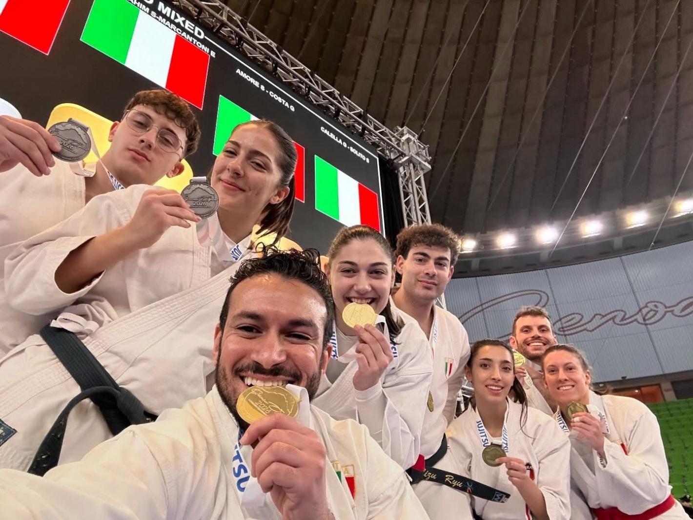 images/emilia_romagna/medium/Europei_Ju_Jitsu_foto_gruppo.jpeg
