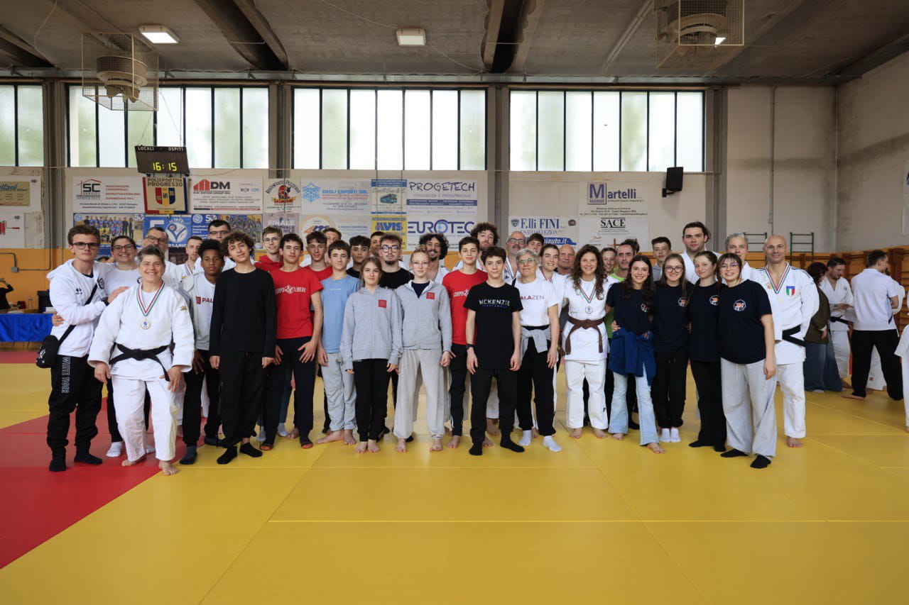 27042025SQUADRAKATAFVGBOLOGNA25.jpeg