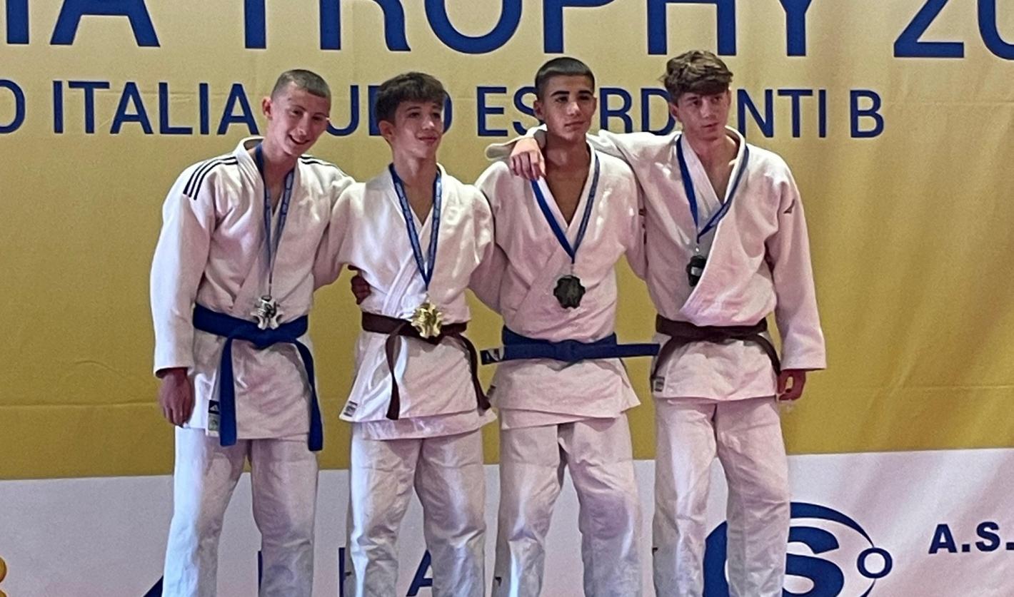 images/friuli_venezia_giulia/2025/medium/0920_de_denaro_podio_trofeo_italia.jpg