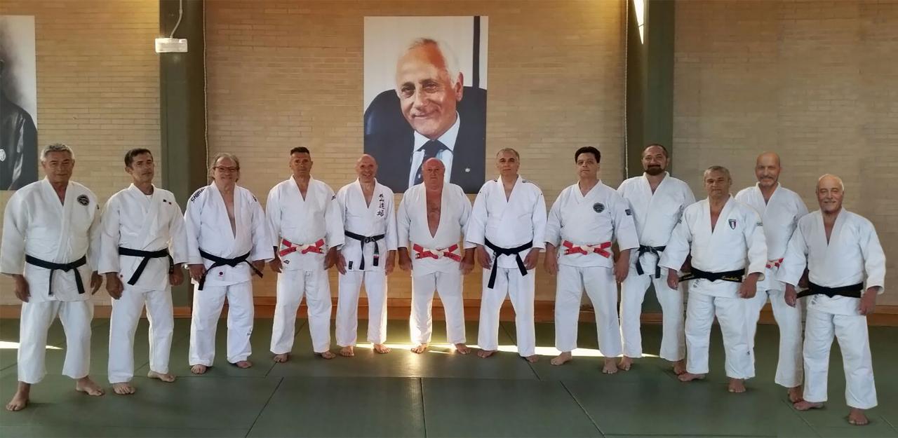 images/JUDO/large/gruppo_judogi.jpg