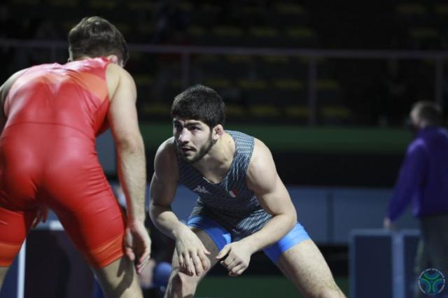 Omarov in azione durante gli Assoluti 2022