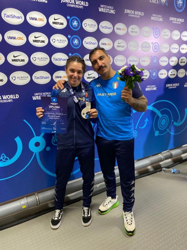 aurora russo e pietro piscitelli ai mondiali junior 2021 di ufa con la medaglia d'argento