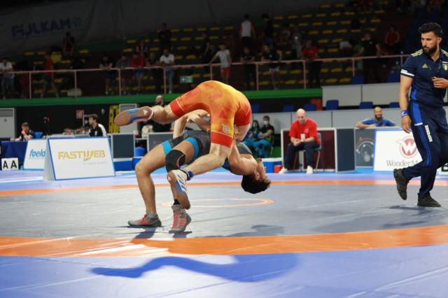 un momento dei campionati italiani u20 di greco romana