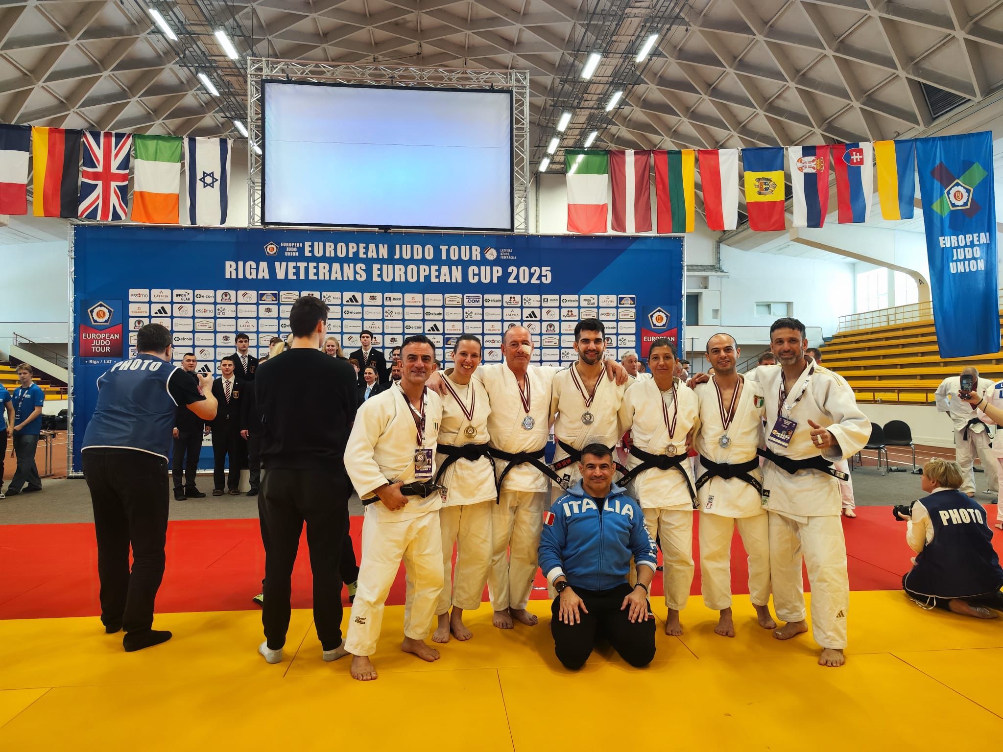 Kata and Veterans Shine, Manzi Back on Podium in Warsaw