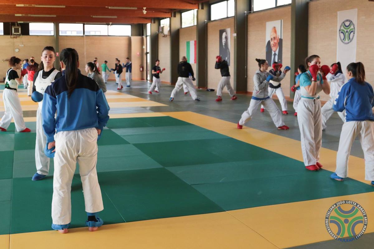 La nazionale italiana in partenza per la WKF PL1 di Parigi.