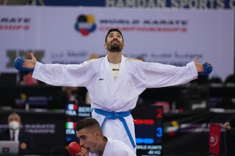 Angelo Crescenzo esulta dopo la semifinale ai Mondiali di Dubai 2021