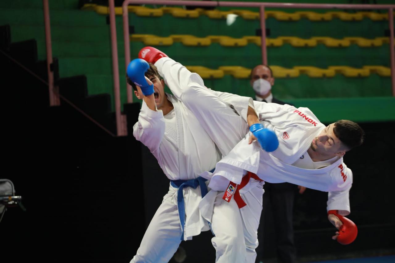 images/karate/large/Daniele_De_Vivo_Campionati_U21.jpeg
