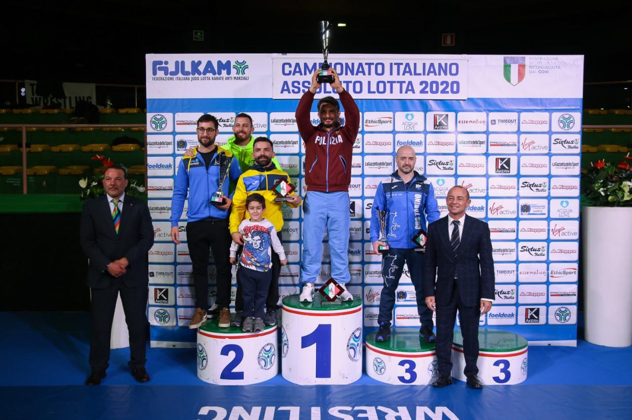 images/karate/large/LOTTA_SECONDA_GIORNATA_2.jpg