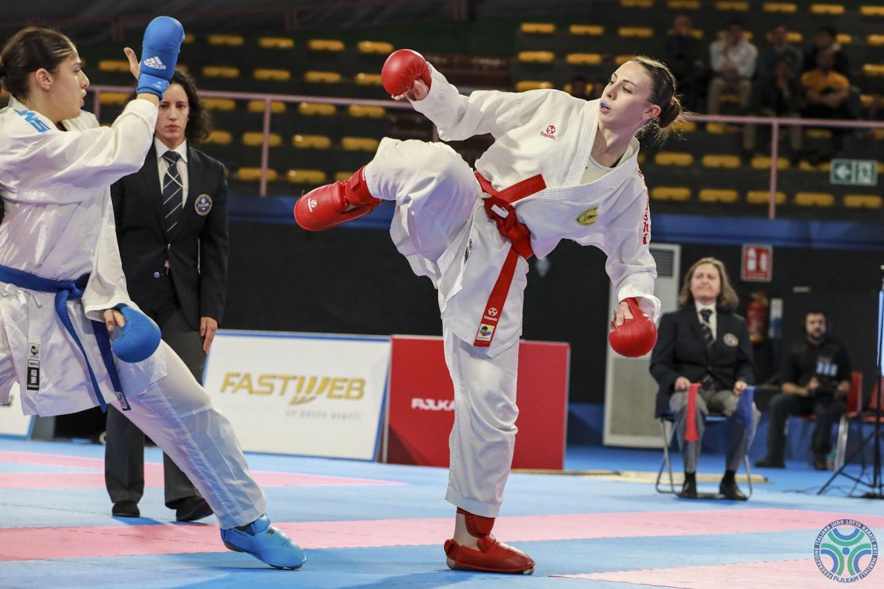 images/karate/large/campionati_italiano_assoluti_katate_ku_68kg_f_ferrarini_vs_desiderio_2_1_20240203_1509687329.jpg