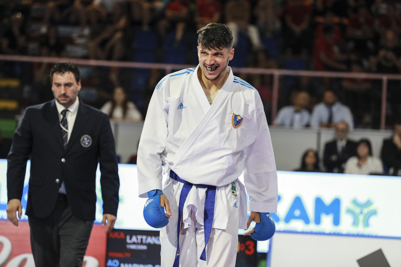 images/karate/large/campionato_ita_assoluti_karate_94kg_lattanzi_vs_marino_4_1.jpg