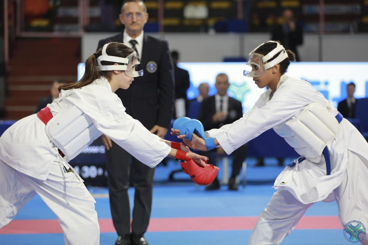 images/karate/large/campionato_ita_eso_kumite_f_caridei_vs_pelamatti_1_20230507_1299962995.jpg