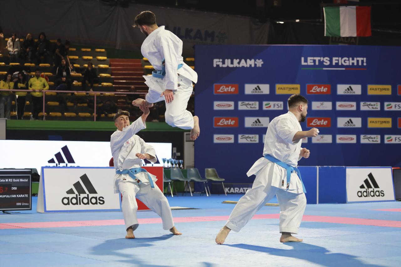 images/karate/large/campionato_ita_karate_kata_assoluti_m_g.s._fiamme_oro_vs_asd_metropolitan_karate_brindisi_21_1.jpg