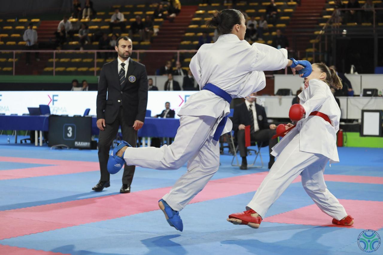 images/karate/large/campionato_ita_karate_kumite_f_sq_assoluti_gs_fiamme_oro_vs_talarico_karate_team_14_1_20230218_1770251770.jpg