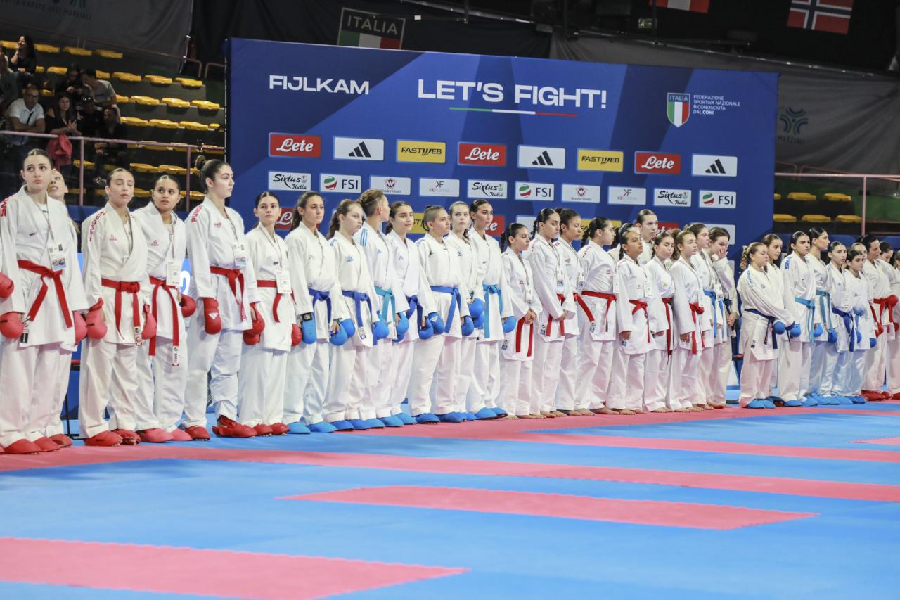 images/karate/large/campionato_italiano_karate_a_squadre_kata_giovanili_50.jpg