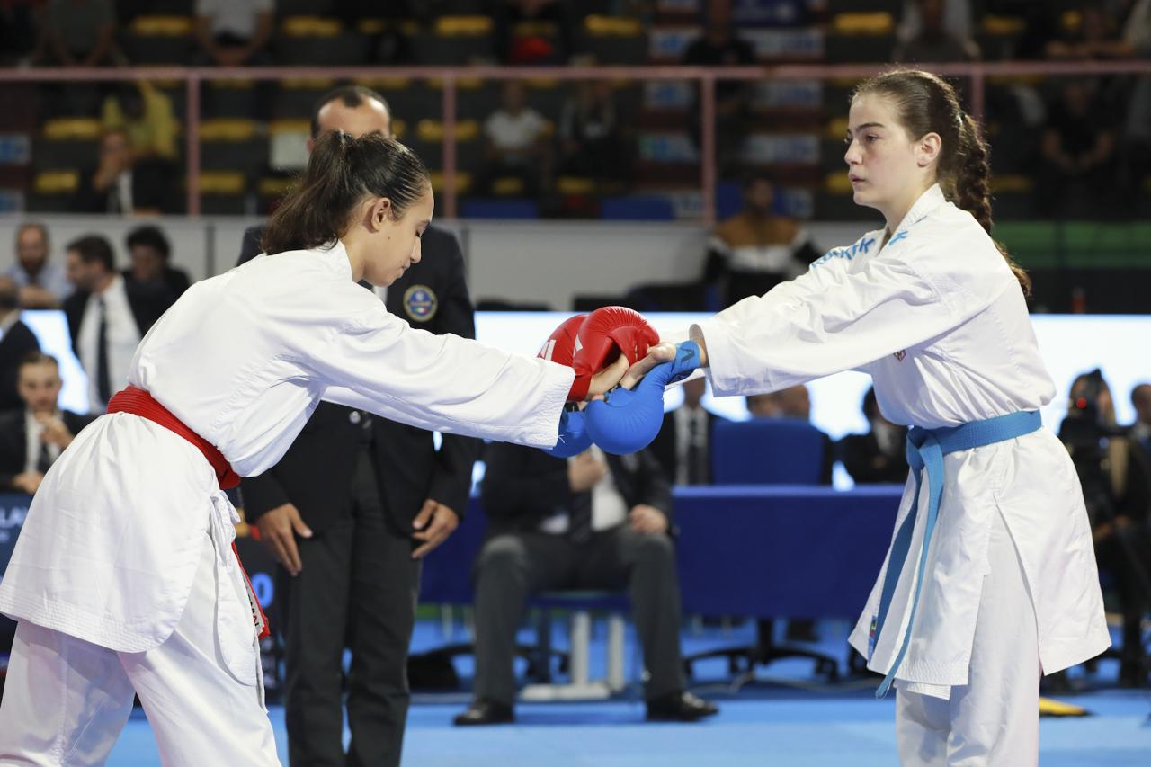 images/karate/large/campionato_italiano_karate_ku_cadetti_f_54kg_dallavalle_vs_capone_1.jpg