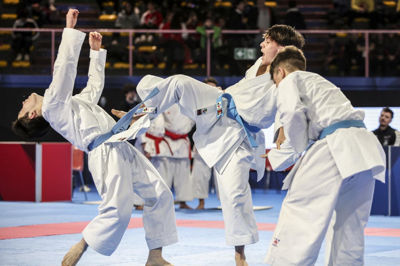 images/karate/large/campionato_italiano_sq_karate_kata_m_asd_sandrea_penna_vs_asd_hagakure_karate_25.jpg