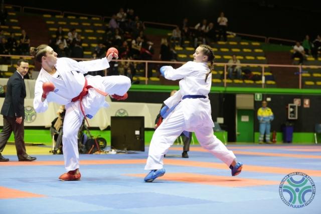 images/karate/large/karate_ass_kumite_finale_1-2_catkg68_semeraro_vs_staglioli_20180415_1345818863.jpg