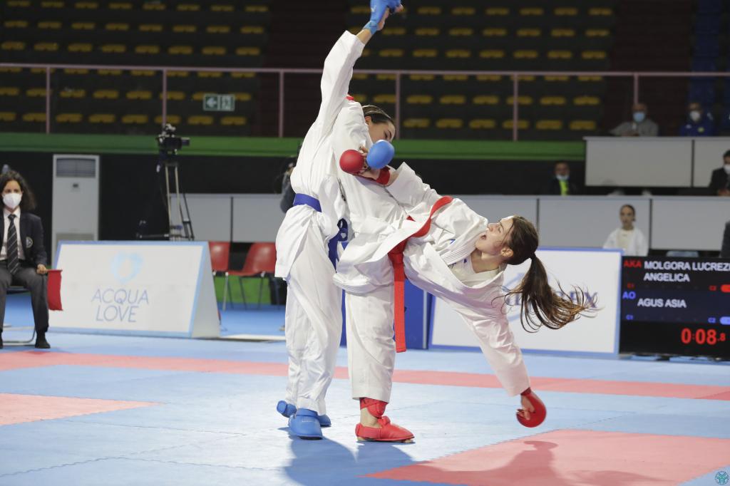 images/karate/large/karate_assoluti_kumite_f_50kg_molgora_vs_agus__9_1_20211016_1106652325.jpg