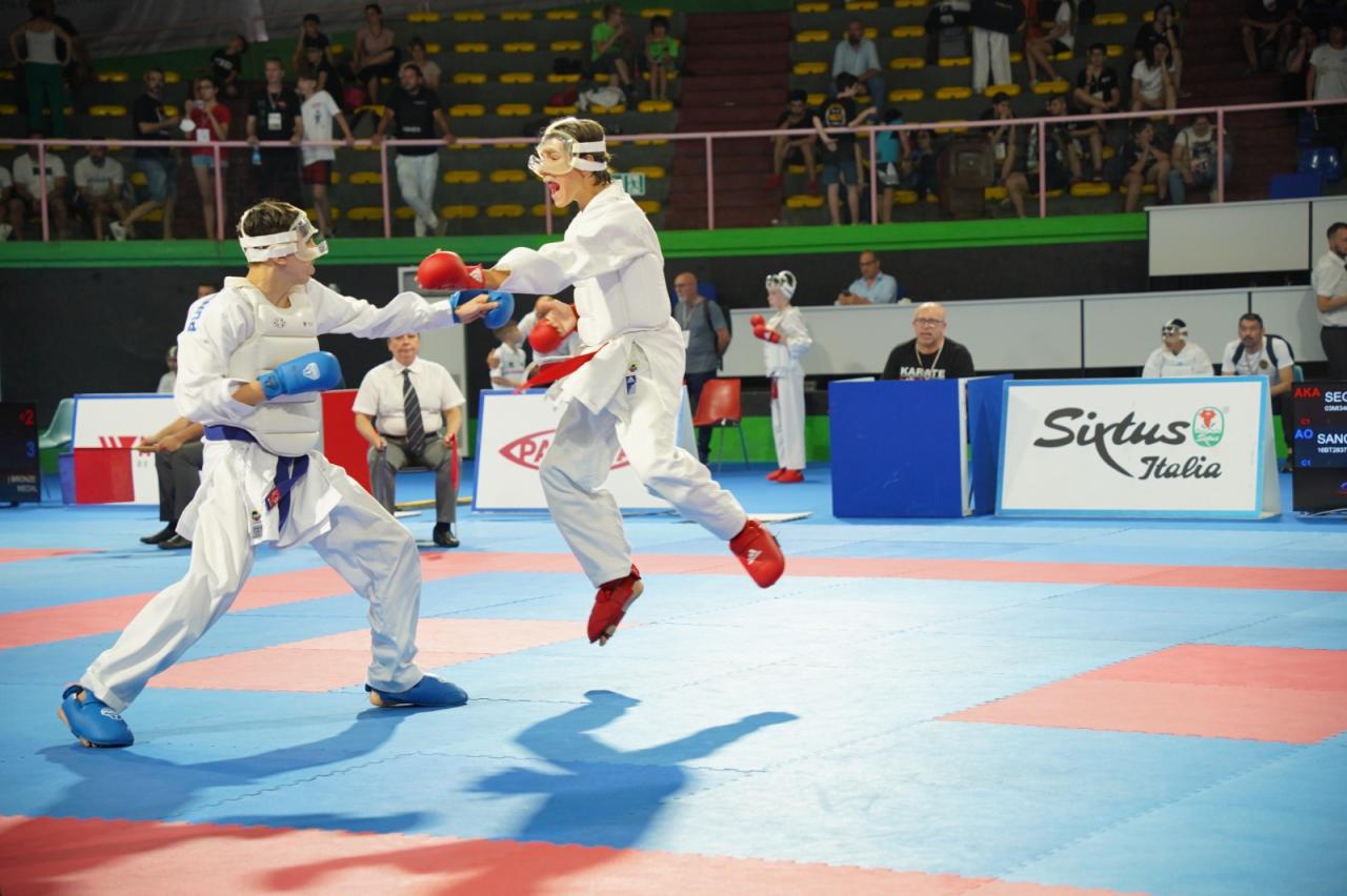 images/karate/large/karate_esordienti_campionati_italiani.jpeg