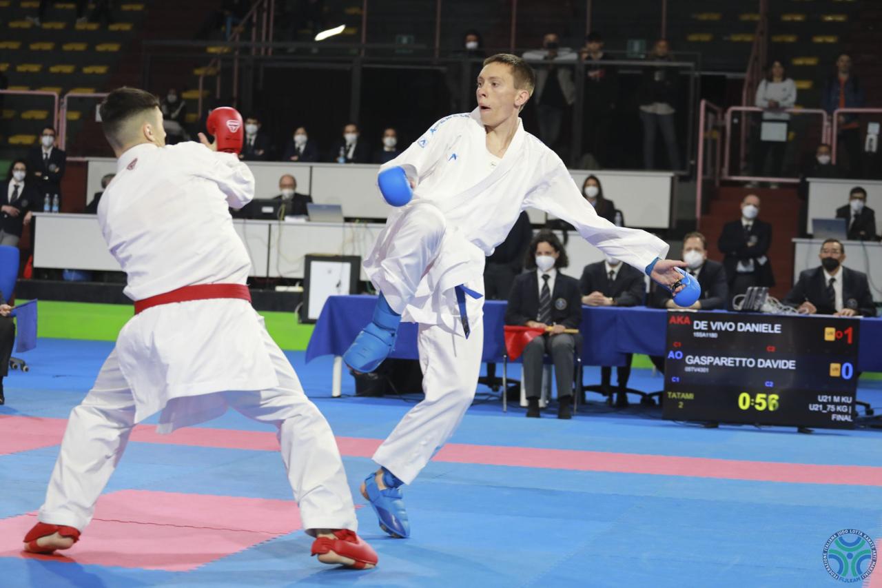 images/karate/large/karate_u21_kumite_m_75kg_de_vivo_vs_gasparetto__4_1_20220327_1740063342.jpg