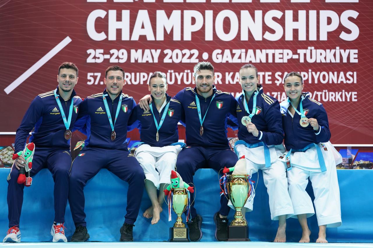 images/karate/large/kata_europei_2022.jpeg