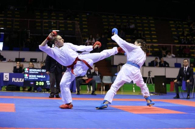 images/karate/large/semeraro_assoluti2019_.jpeg