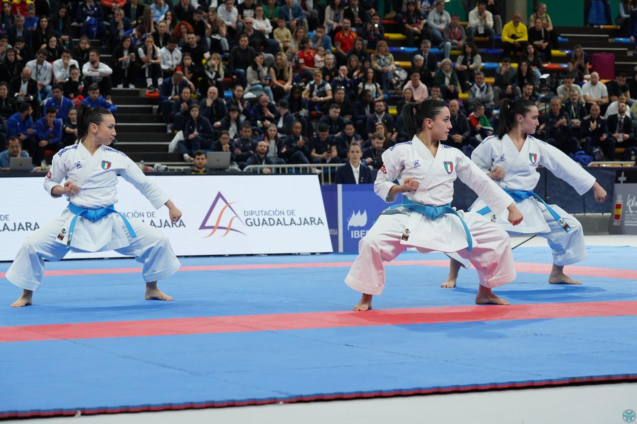 images/karate/large/squadra_femminile_kata_6_europei_2023_20230326_1734237951.jpg