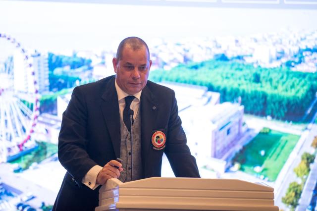 Benetello parla al Congresso WKF