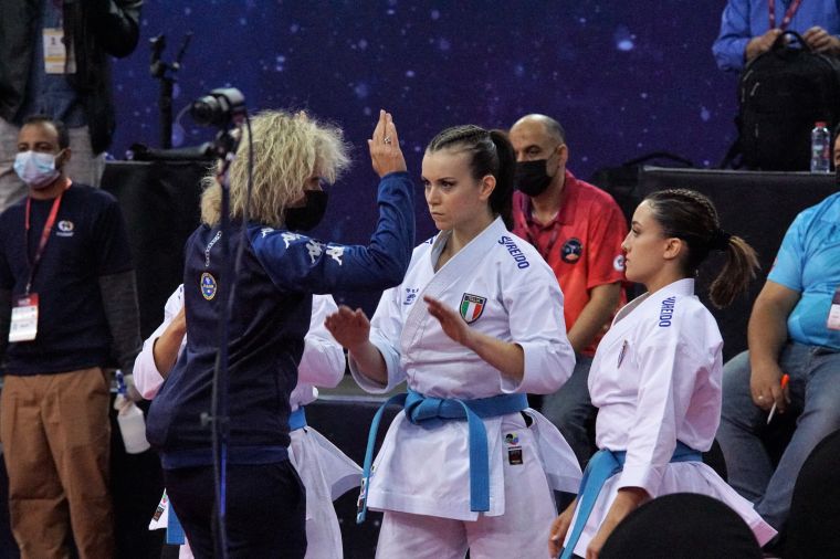 squadra femminile kata Mondiali Dubai 2021