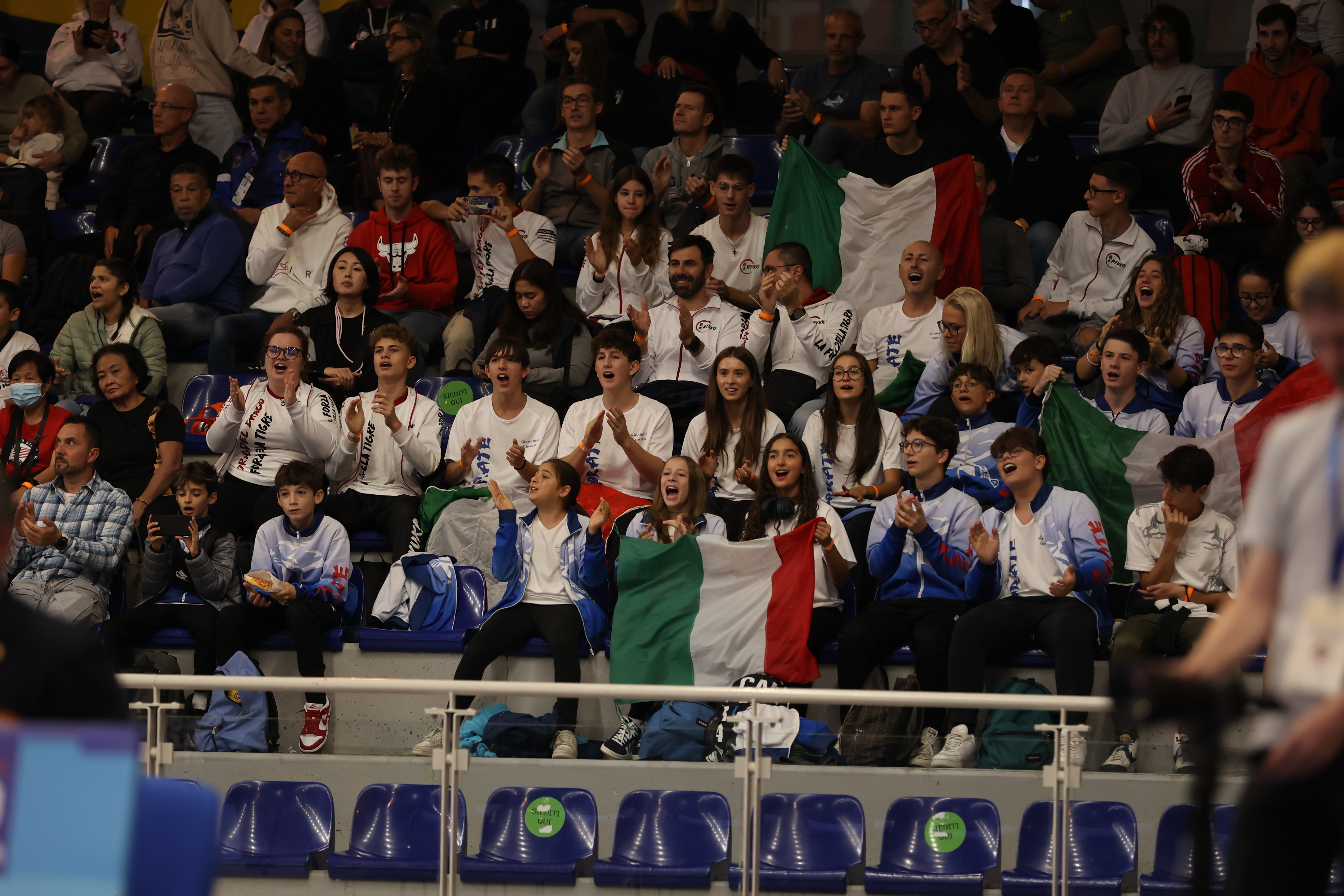 tifo azzurro Mondiali Giovanili 2024