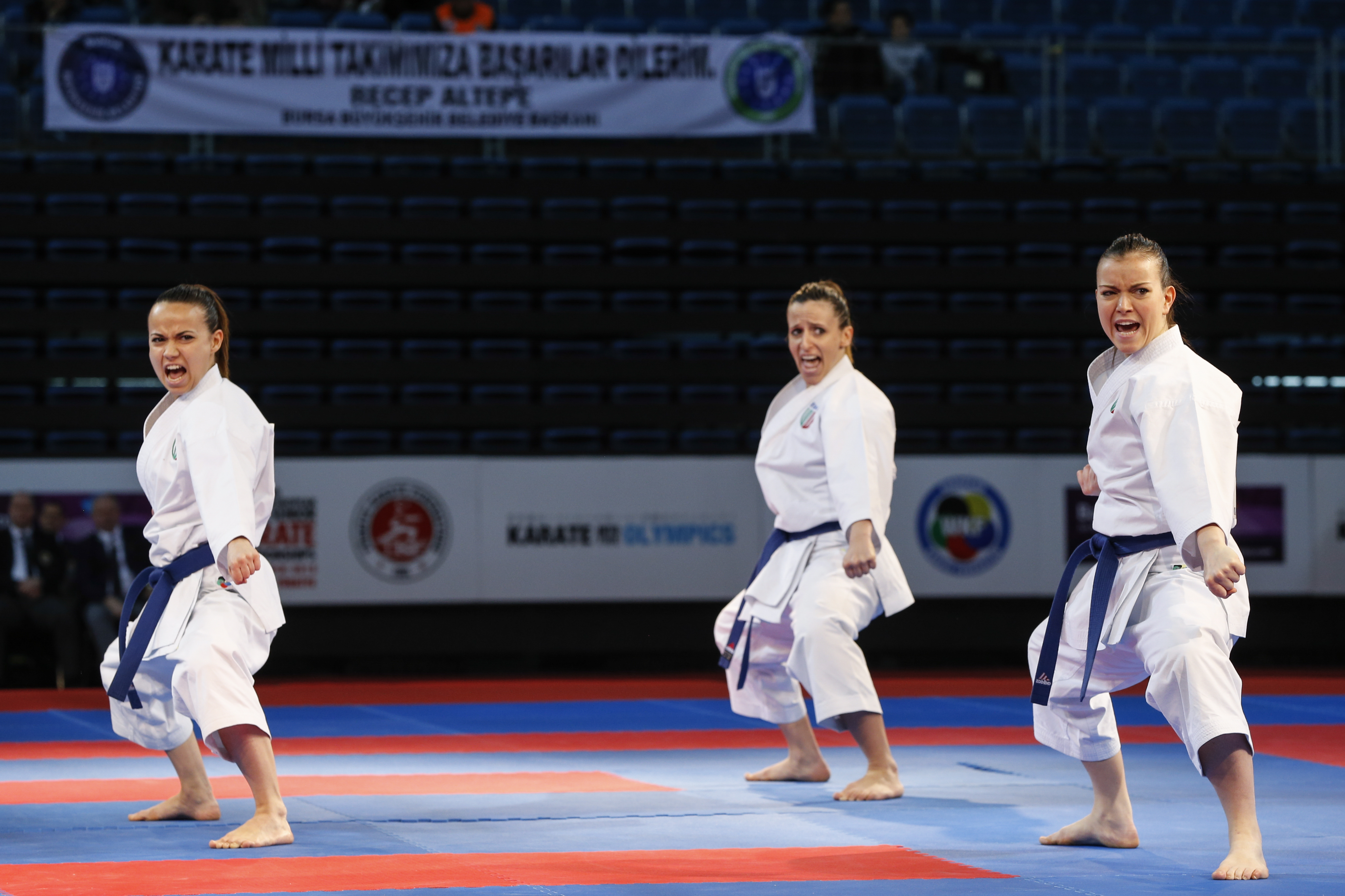 Europei Karate - La Squadra Femminile di kata in finale per il Bronzo.