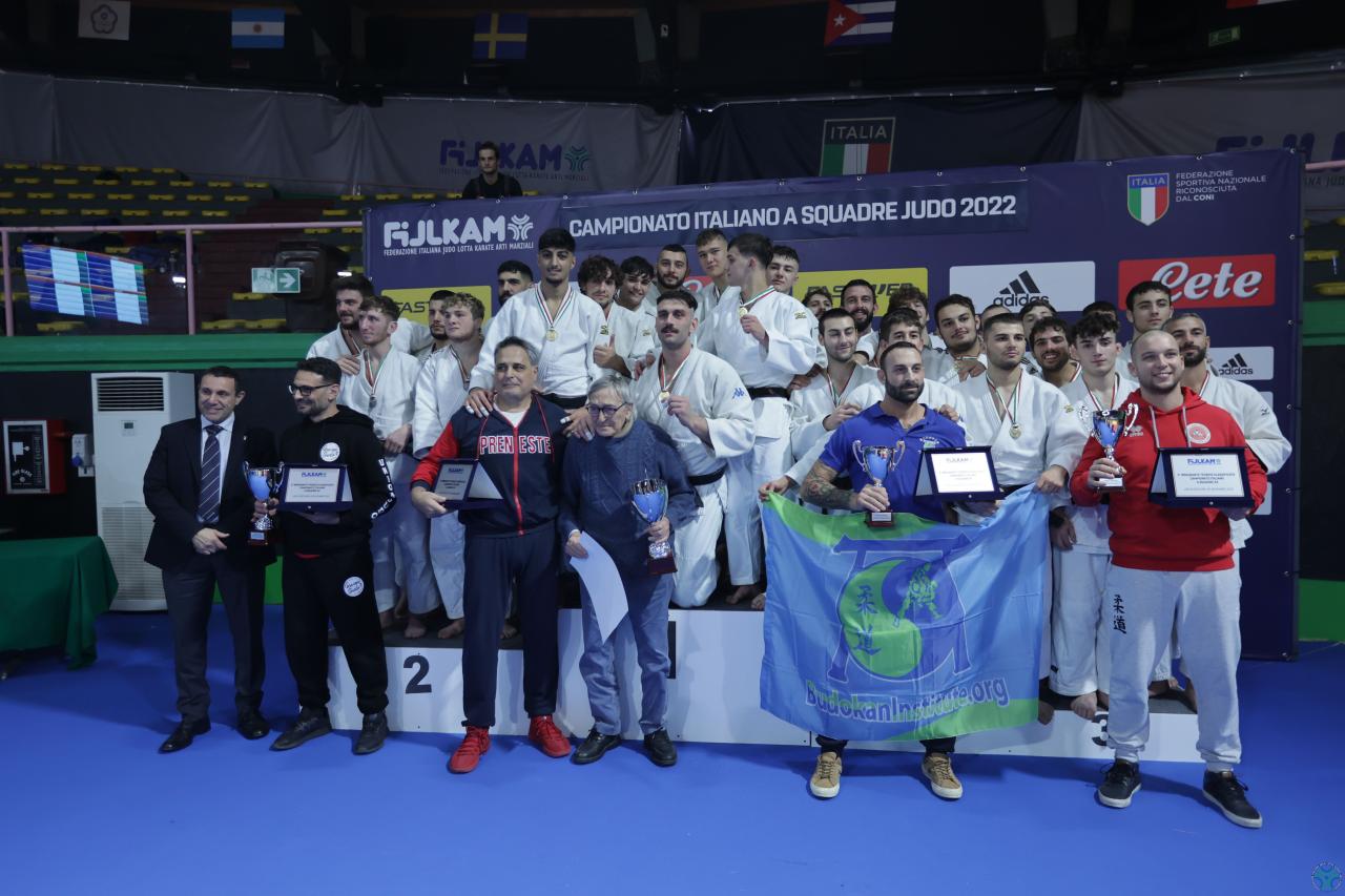 images/large/camp-ita-judo-sq-a2-maschile-premiazioni_-2_20221120_1914617565.jpg