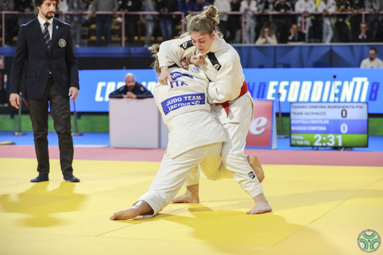 images/large/compionato_italiano_judo_eso_f_63kg_cafaro_vs_bertelli_3_1_20231209_1411444514.jpg