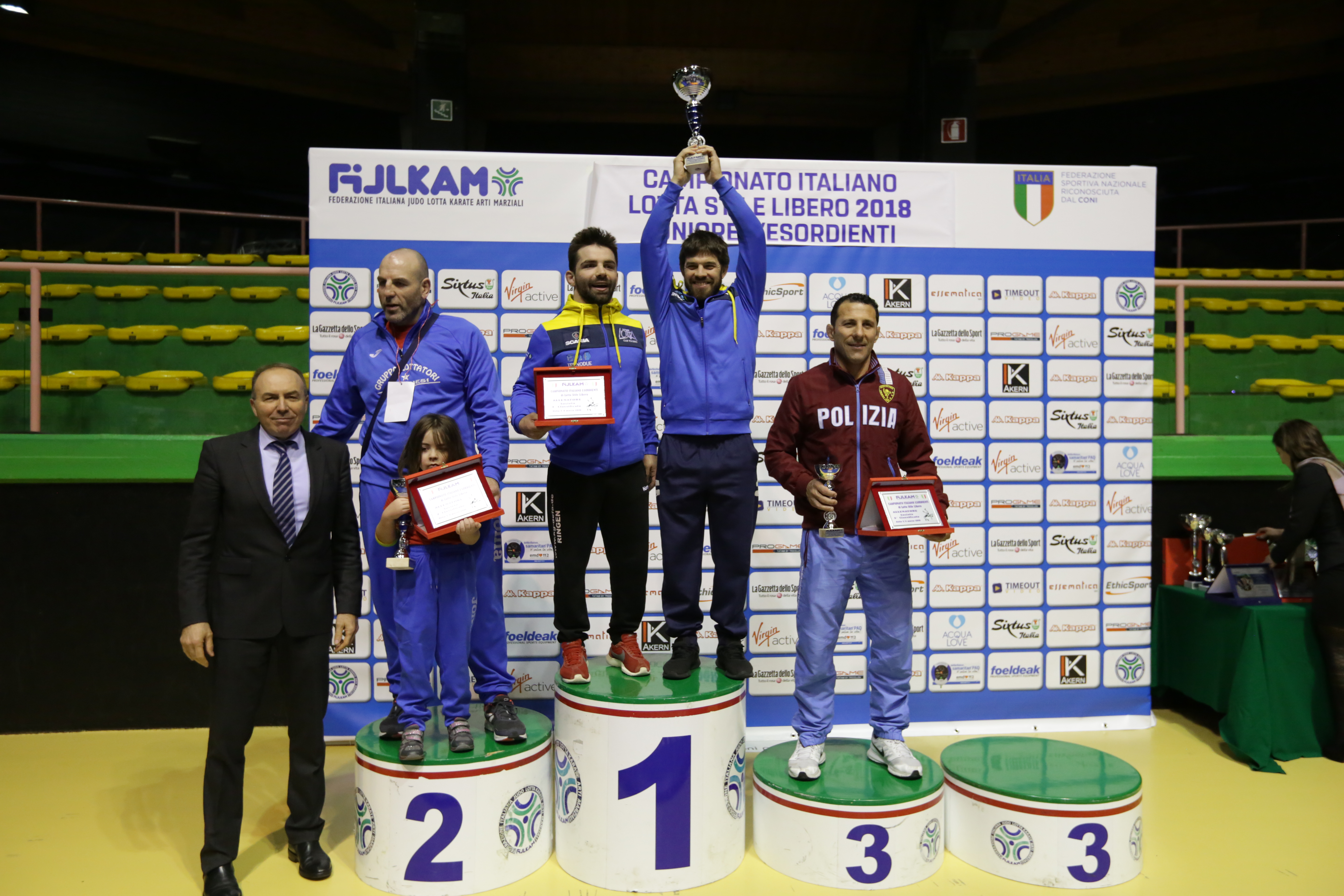 Assegnati Al PalaPellicone i titoli italiani Juniores ed Esordienti della Lotta SL 