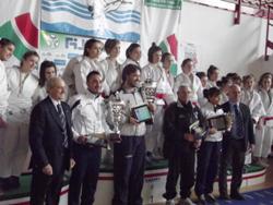 /immagini/Judo/2011/Follonica_podio_femminile_U17_rid.jpg