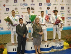 /immagini/Judo/2012/Pitesti_podio_01.jpg