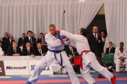 /immagini/Karate/2008/Maniscalco-_Aze_Agayev.jpg