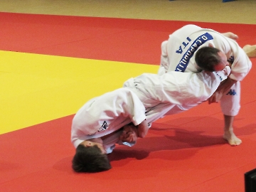 azione8
