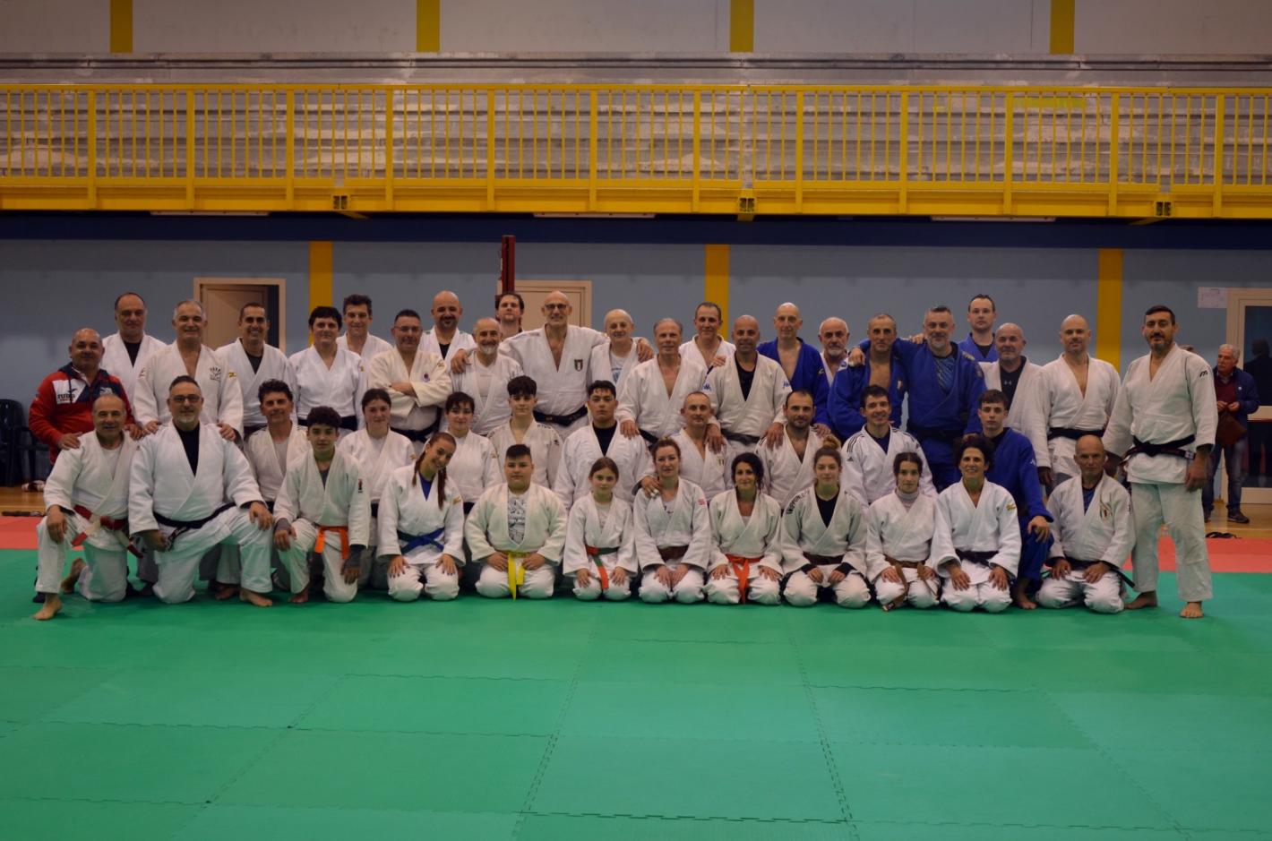 images/lazio/JUDO_IMG/Stage_Master_e_Kata_Fondi/medium/1684087898827.jpg