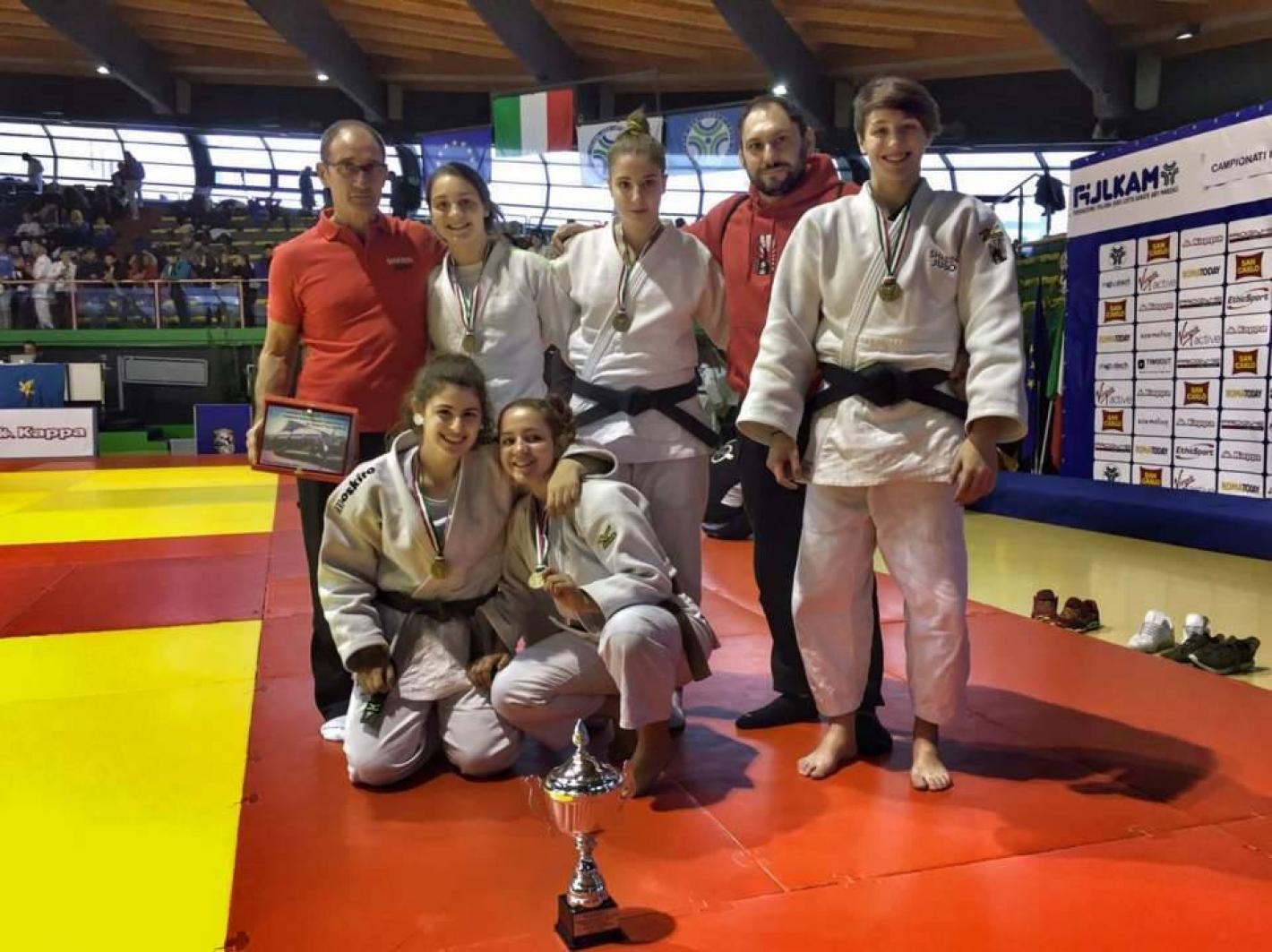 images/liguria/judo/medium/squadre_sharin_2017.jpg